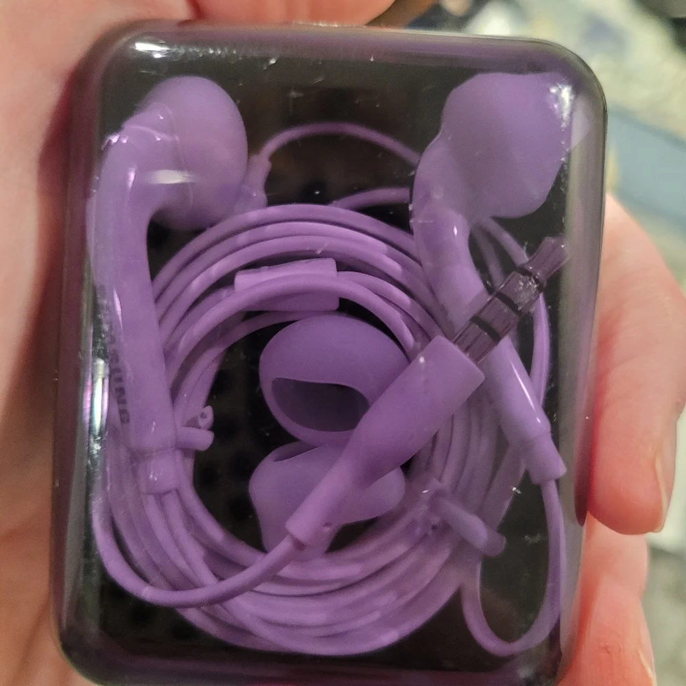 Samsung headphones wired NWOT - Picture 1 of 4